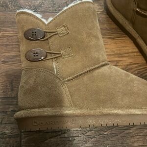 Big Girls Size 3 Bearpaw Booties